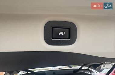 Внедорожник / Кроссовер Nissan Rogue 2019 в 