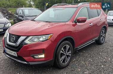 Внедорожник / Кроссовер Nissan Rogue 2017 в 