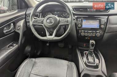 Внедорожник / Кроссовер Nissan Rogue 2017 в 