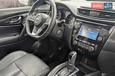 Внедорожник / Кроссовер Nissan Rogue 2017 в 