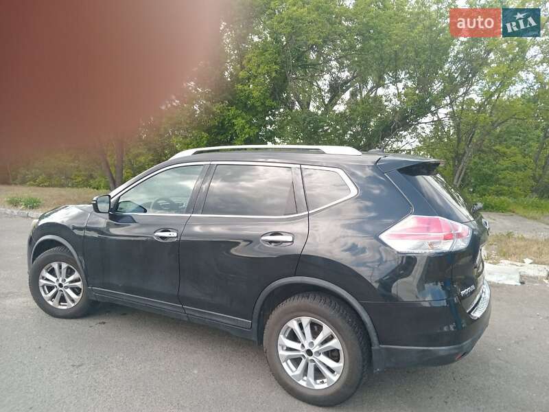 Позашляховик / Кросовер Nissan Rogue 2016 в Києві