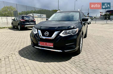 Внедорожник / Кроссовер Nissan Rogue 2017 в Львове