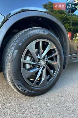 Позашляховик / Кросовер Nissan Rogue 2018 в 