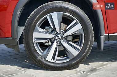Позашляховик / Кросовер Nissan Rogue 2020 в 