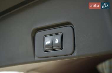 Позашляховик / Кросовер Nissan Rogue 2020 в 