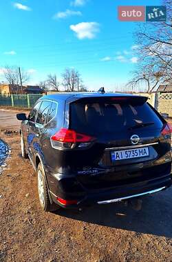 Внедорожник / Кроссовер Nissan Rogue 2017 в 