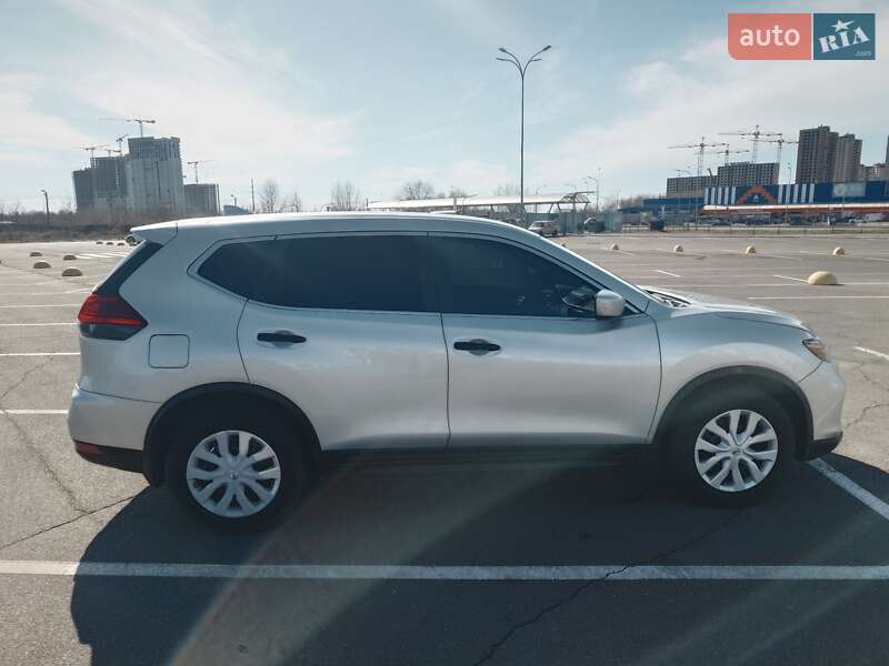 Позашляховик / Кросовер Nissan Rogue 2016 в Києві