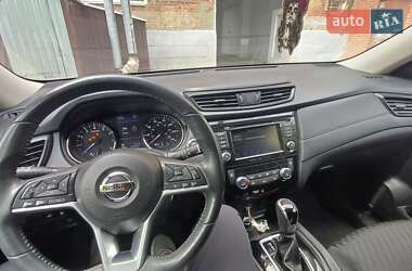 Внедорожник / Кроссовер Nissan Rogue 2017 в 