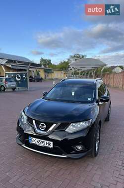 Внедорожник / Кроссовер Nissan Rogue 2015 в Ровно