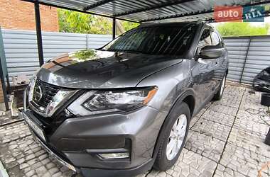 Внедорожник / Кроссовер Nissan Rogue 2018 в 