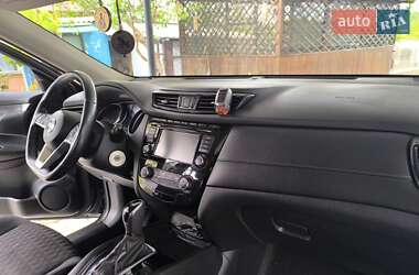 Внедорожник / Кроссовер Nissan Rogue 2018 в 