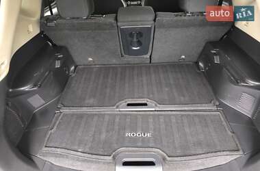 Внедорожник / Кроссовер Nissan Rogue 2018 в 