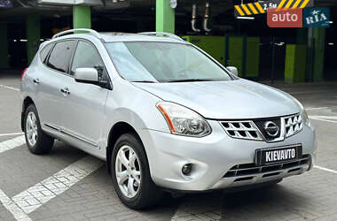 Позашляховик / Кросовер Nissan Rogue 2010 в 
