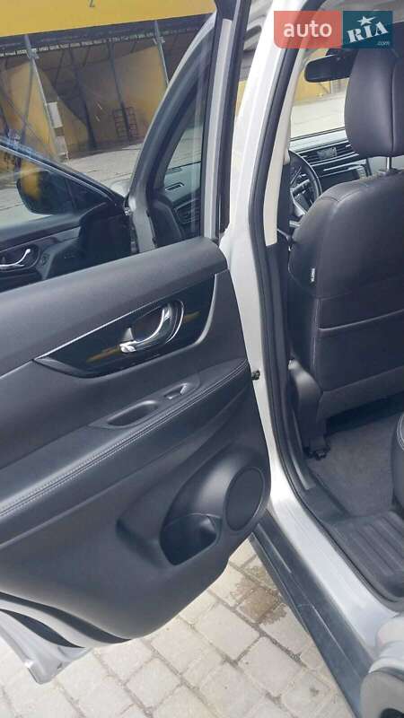 Позашляховик / Кросовер Nissan Rogue 2017 в Хмельницькому