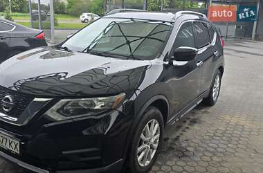 Позашляховик / Кросовер Nissan Rogue 2017 в 