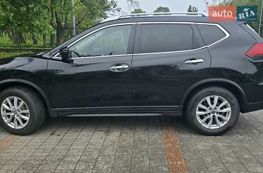 Позашляховик / Кросовер Nissan Rogue 2017 в 
