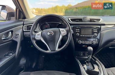 Внедорожник / Кроссовер Nissan Rogue 2014 в 