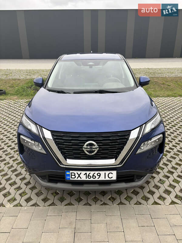 Позашляховик / Кросовер Nissan Rogue 2021 в 