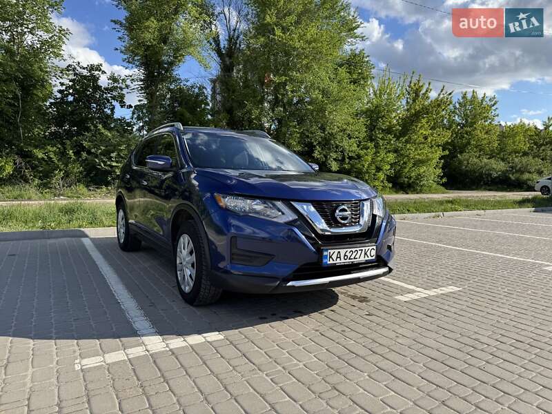 Позашляховик / Кросовер Nissan Rogue 2017 в Ірпені