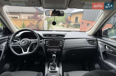 Внедорожник / Кроссовер Nissan Rogue 2018 в 
