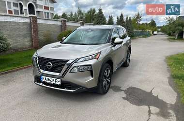 Внедорожник / Кроссовер Nissan Rogue 2023 в Киеве