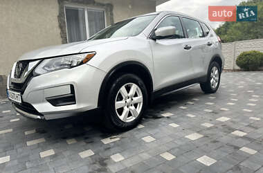 Внедорожник / Кроссовер Nissan Rogue 2018 в 