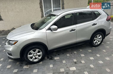 Внедорожник / Кроссовер Nissan Rogue 2018 в 