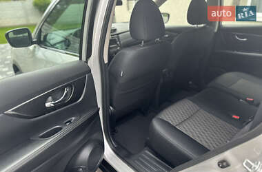 Внедорожник / Кроссовер Nissan Rogue 2018 в 