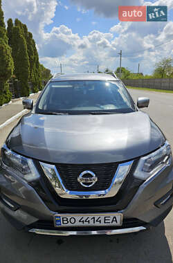 Внедорожник / Кроссовер Nissan Rogue 2016 в Тернополе
