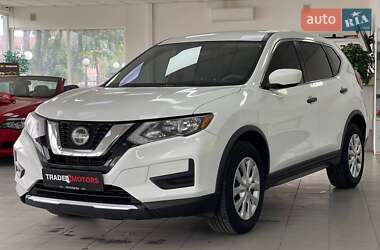 Внедорожник / Кроссовер Nissan Rogue 2018 в 