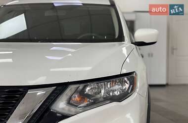 Внедорожник / Кроссовер Nissan Rogue 2018 в 