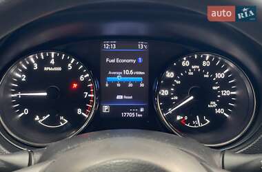 Внедорожник / Кроссовер Nissan Rogue 2018 в 