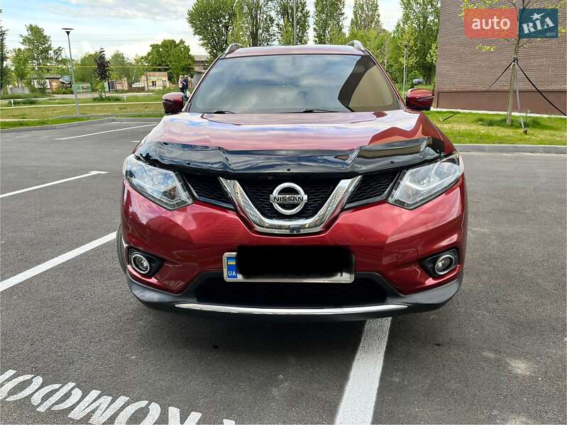 Позашляховик / Кросовер Nissan Rogue 2016 в Чернігові