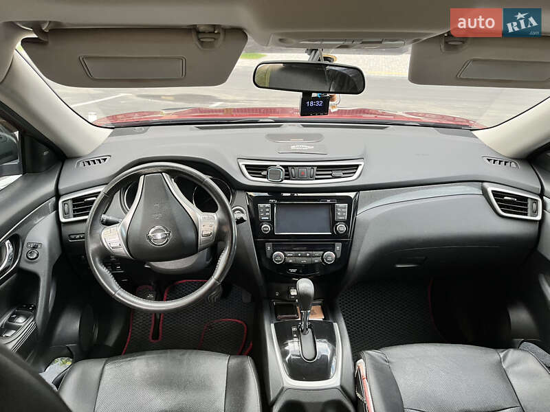 Позашляховик / Кросовер Nissan Rogue 2016 в Чернігові