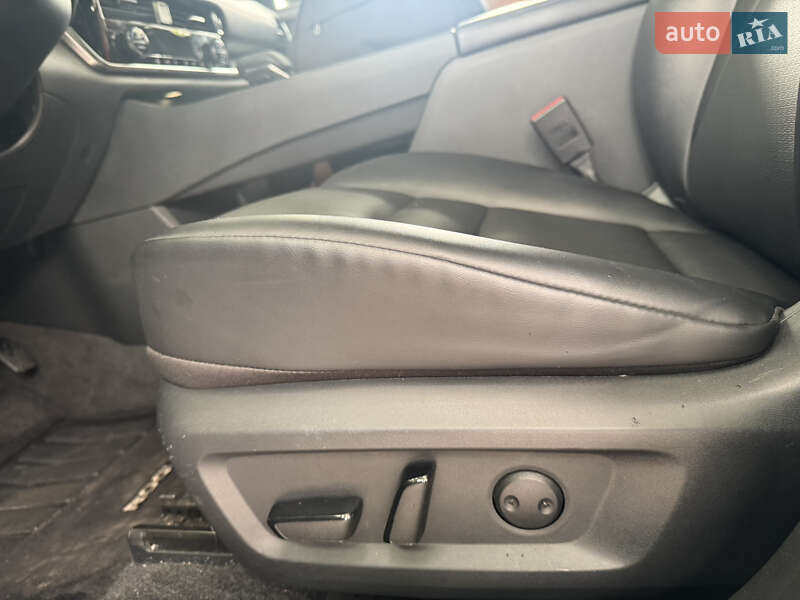 Позашляховик / Кросовер Nissan Rogue 2022 в Запоріжжі