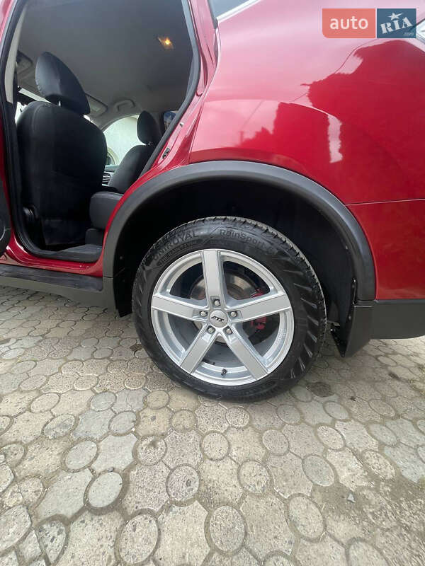 Внедорожник / Кроссовер Nissan Rogue 2016 в Ужгороде