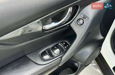 Позашляховик / Кросовер Nissan Rogue 2015 в 