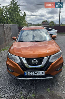 Внедорожник / Кроссовер Nissan Rogue 2017 в Хмельницком