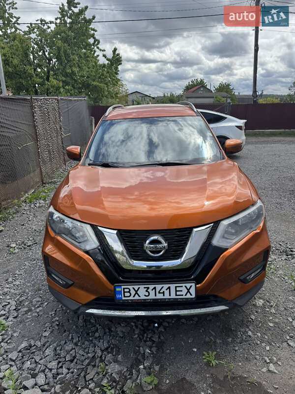 Позашляховик / Кросовер Nissan Rogue 2017 в 
