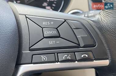 Позашляховик / Кросовер Nissan Rogue 2017 в 