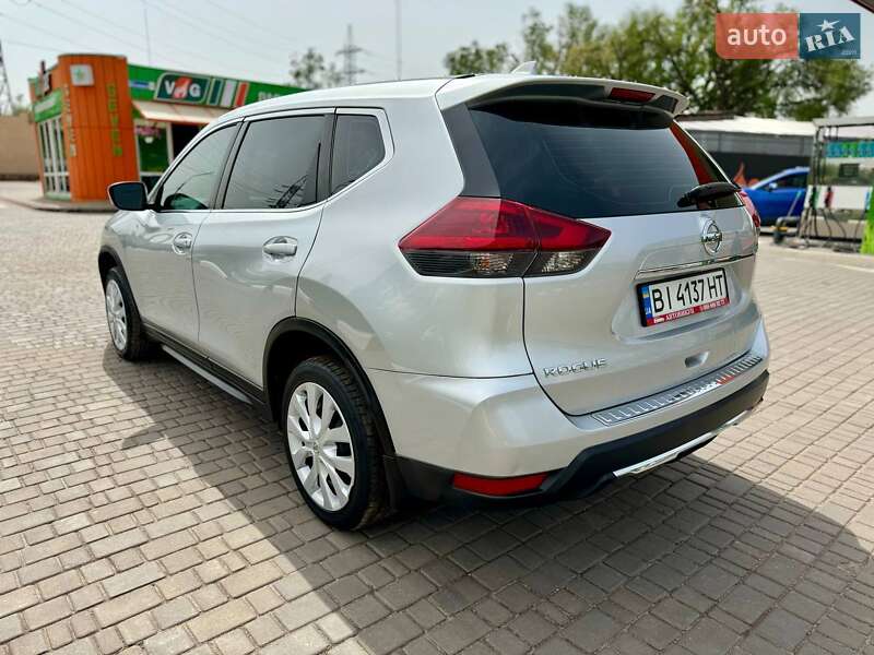 Внедорожник / Кроссовер Nissan Rogue 2017 в Львове