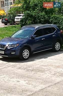 Позашляховик / Кросовер Nissan Rogue 2017 в Черкасах