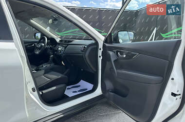 Позашляховик / Кросовер Nissan Rogue 2016 в 