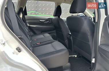 Позашляховик / Кросовер Nissan Rogue 2016 в 