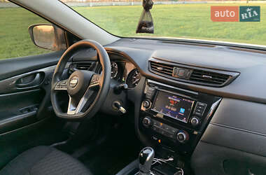 Внедорожник / Кроссовер Nissan Rogue 2019 в 