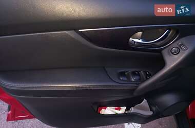 Позашляховик / Кросовер Nissan Rogue 2017 в 