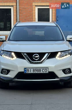 Внедорожник / Кроссовер Nissan Rogue 2016 в 