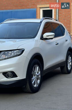 Внедорожник / Кроссовер Nissan Rogue 2016 в 