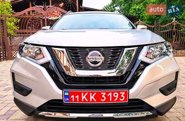 Позашляховик / Кросовер Nissan Rogue 2018 в 