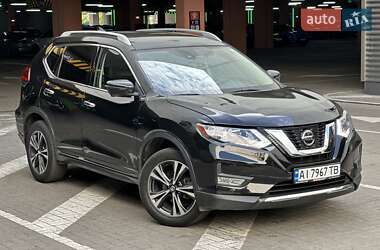 Внедорожник / Кроссовер Nissan Rogue 2017 в Киеве